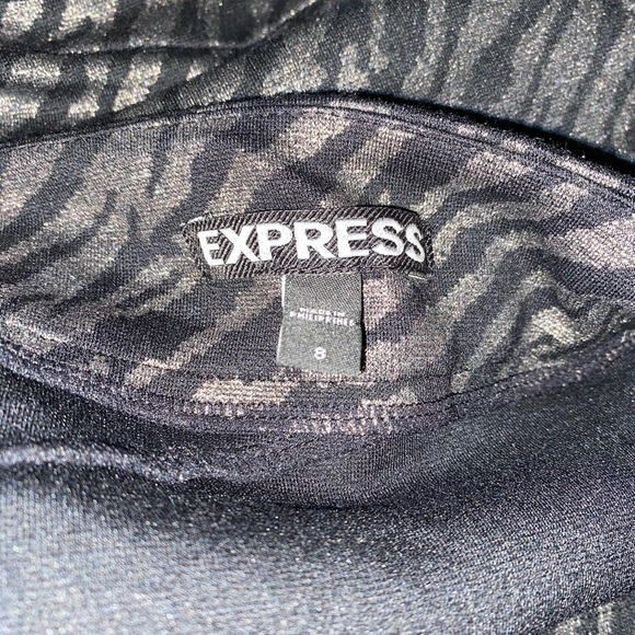 Express black and gold mini skirt - Picture 4 of 4